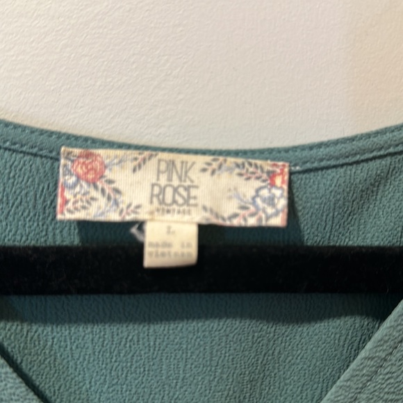 Flowy Green Knot Top - Picture 2 of 3